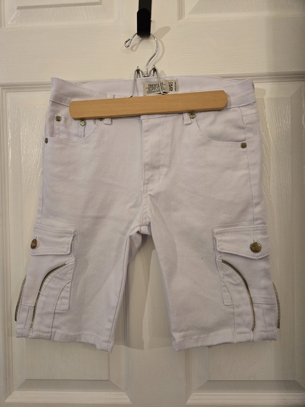 White Cargo Men’s Shorts - Stylish Stretch Cotton